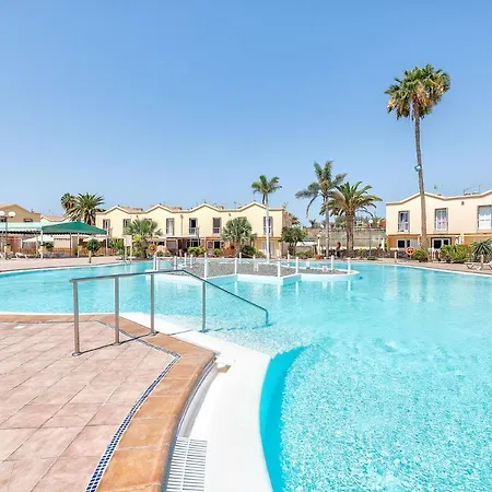 Oasis Club Apartment
