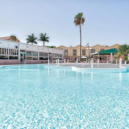 Oasis Club Apartment