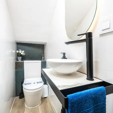 Oasis Club Apartment
